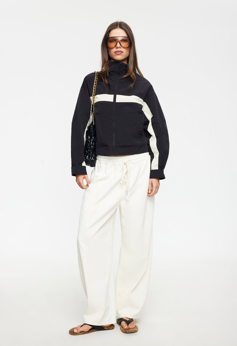 Essential Windbreaker - Noir Lioness Fashion
